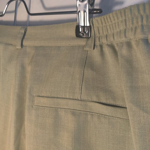 E.P. Golf Pro Womens Shorts Sz 14 front button & elasticised waist. Spring Green - Picture 5 of 6